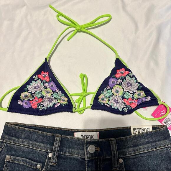 Victoria’s Secret Beach Set - Picture 2 of 8